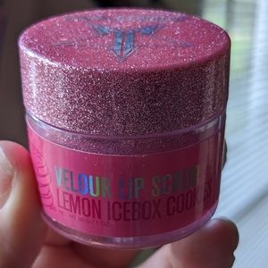 Jeffree Star lip scrub in 'lemon icebox cookies'
